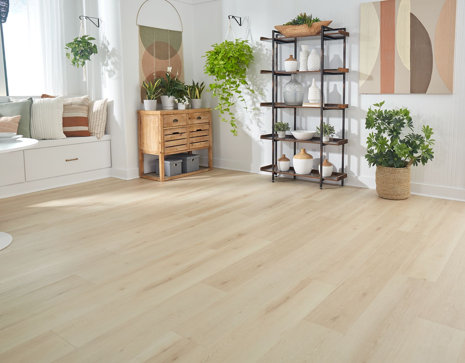 Mohawk SolidTech : Waterproof and Durable Vinyl Plank Flooring