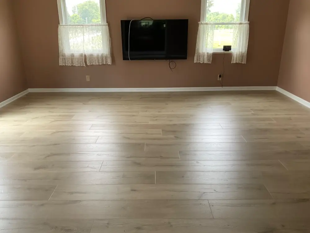 Mohawk RevWood Plus Castlebriar CDL91-01 Sand Pearl Oak Laminate 9.44" X 80.5" (26.48 SF/Box)