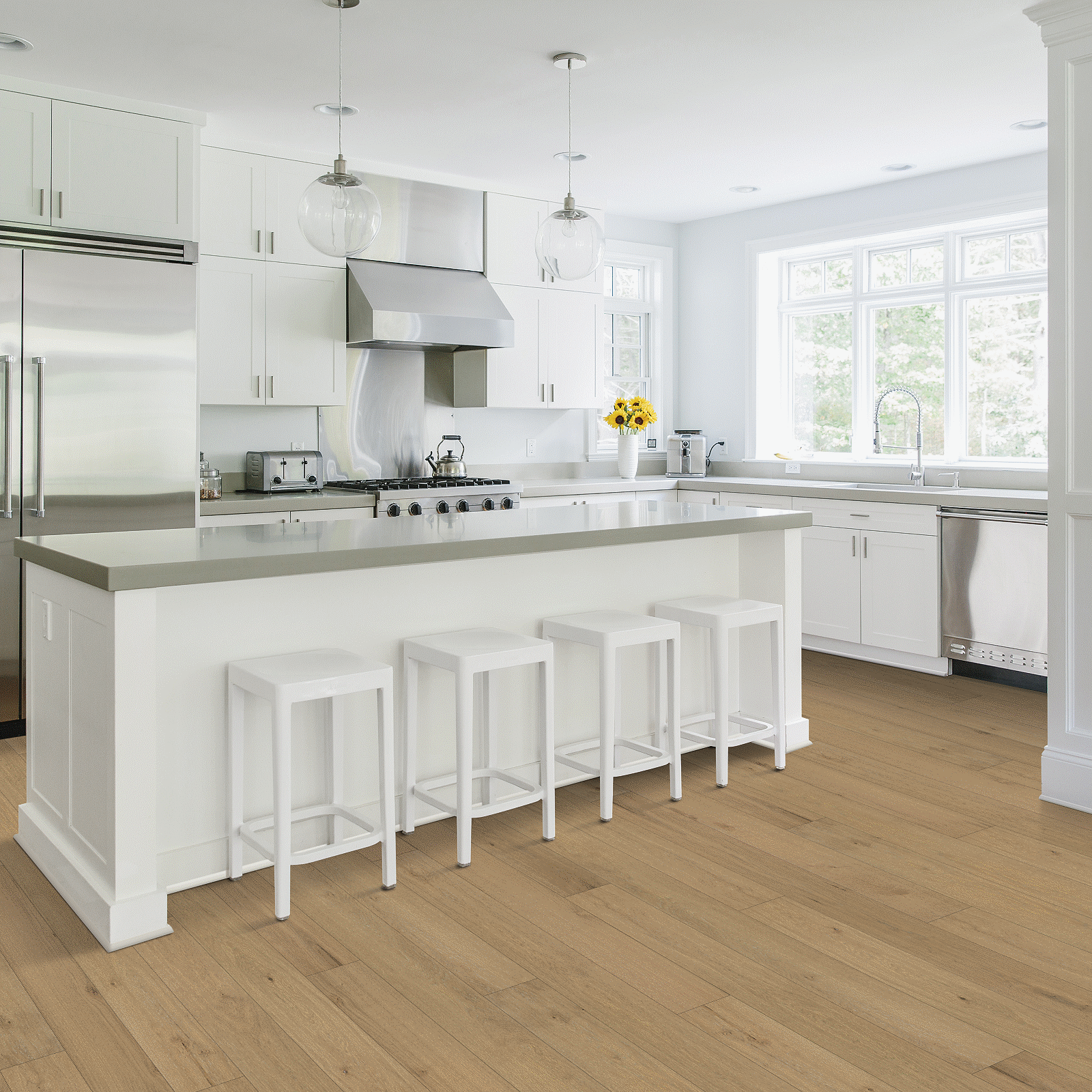 Mohawk UltraWood Select Crosby Cove WED16-05 Parchment Oak Engineered Hardwood 7" X 81" (33.54 SF/Box)