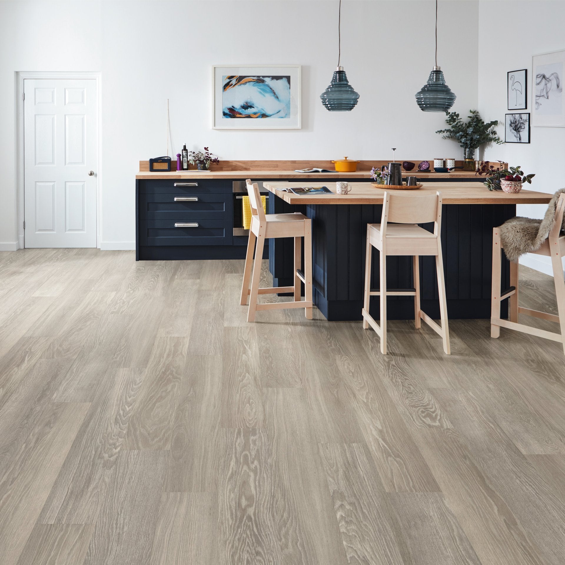 Karndean Knight Tile Gluedown KP138 Grey Limed Oak 6" x 36" (36.0 SF/Box)