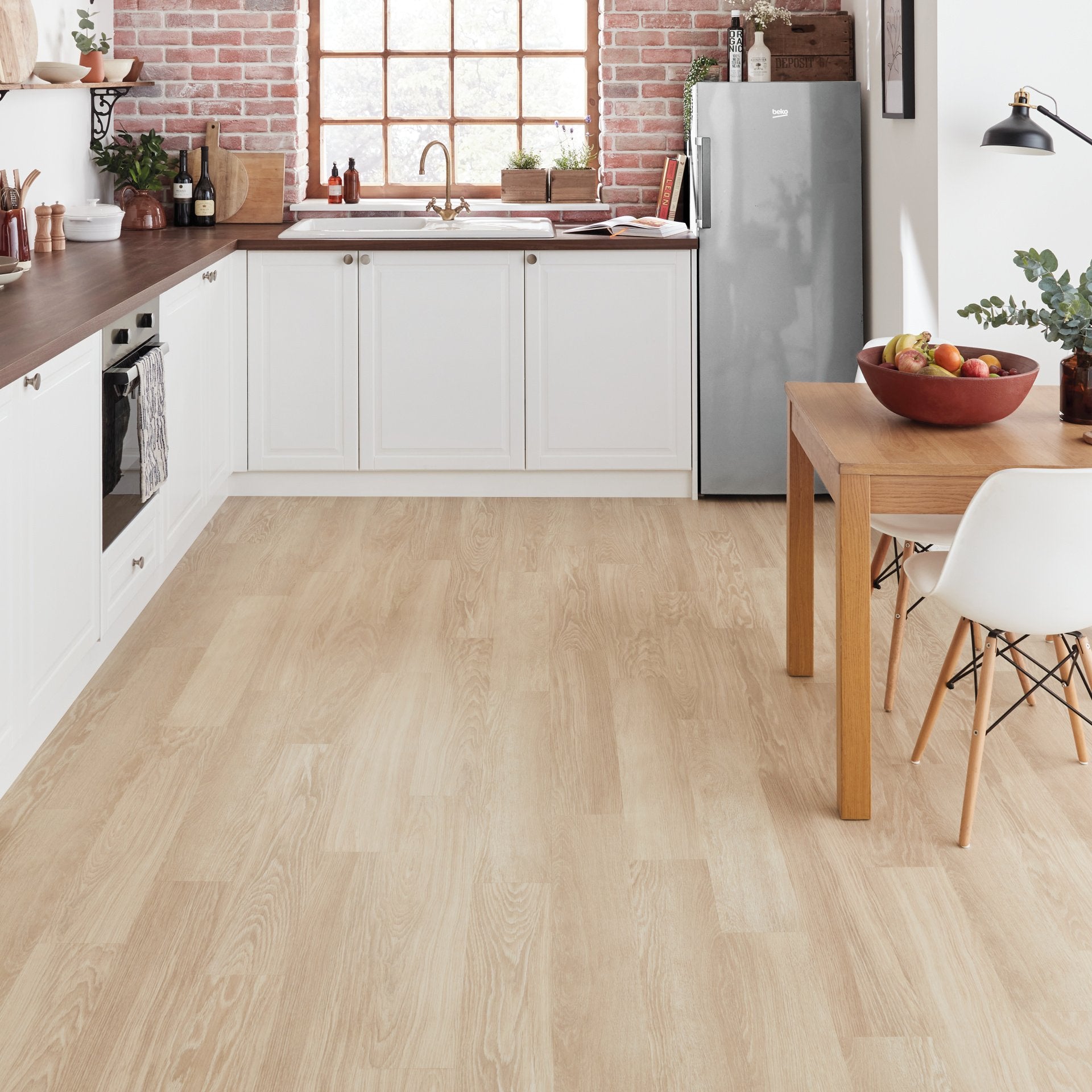 Karndean Knight Tile Gluedown KP154 Dutch Limed Oak 6" x 36" (36.0 SF/Box)