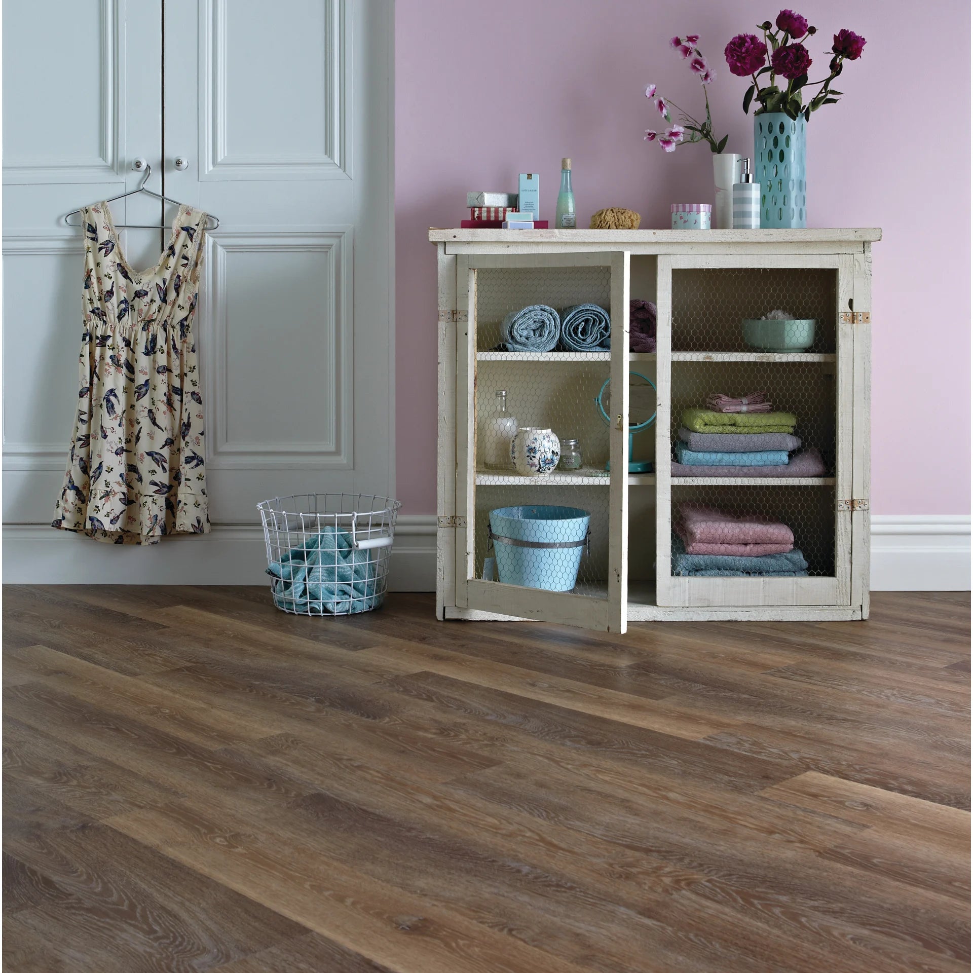 Karndean Knight Tile Gluedown KP96 Mid Limed Oak Vinyl Tile 6" x 36" (29.53 SF/Box)