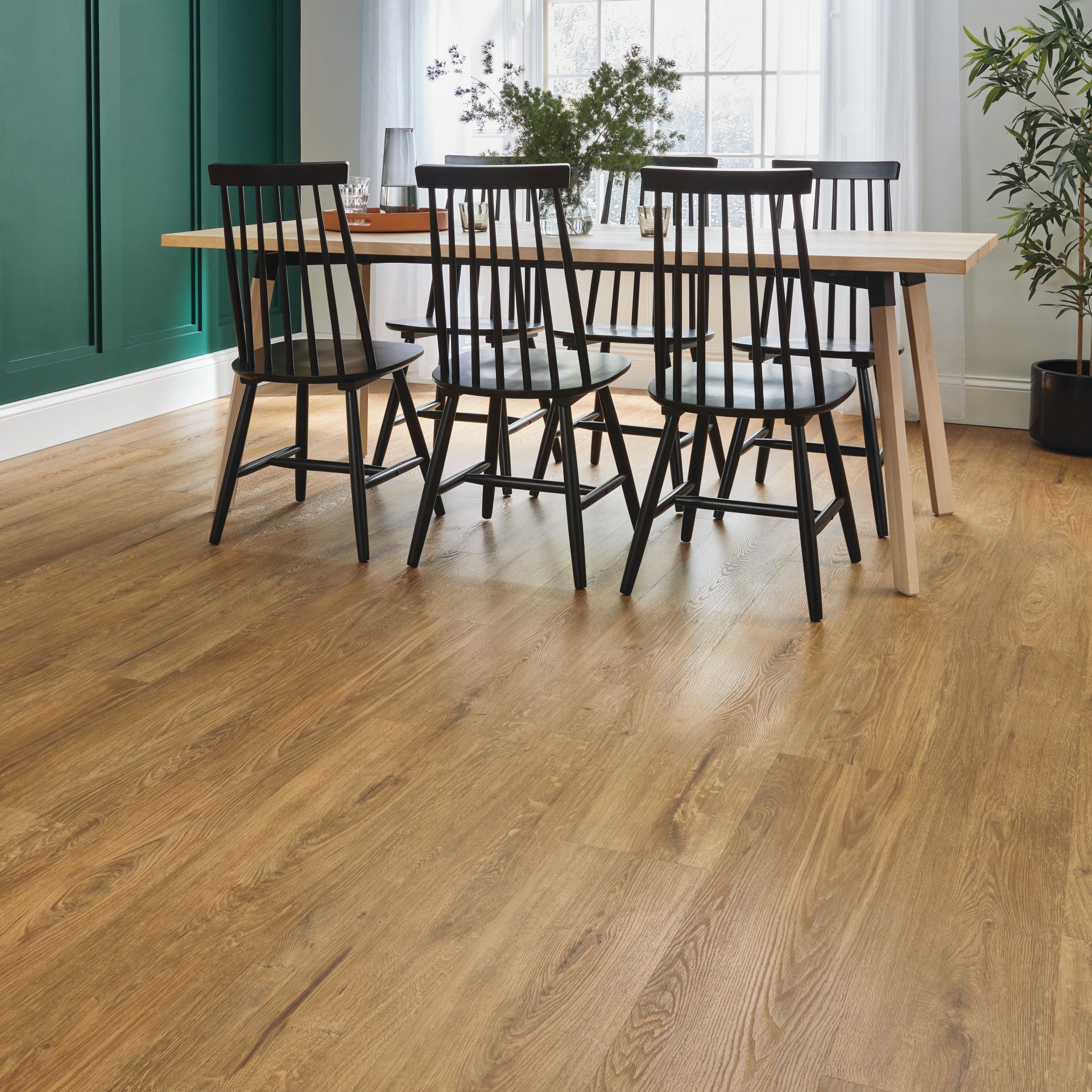 Karndean Korlok Select Glenmore Oak RKP8237 Mid Brown Wood Plank 9" x 56"