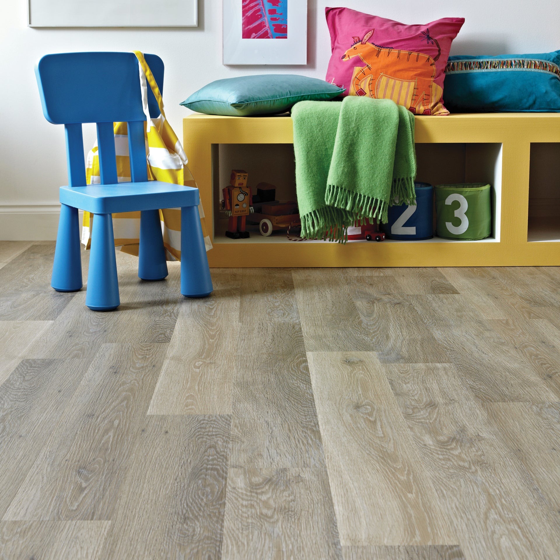 Karndean Knight Tile Rigid Core Lime Washed Oak SCB-KP99-6 Light Brown Wood Plank 6" x 36"