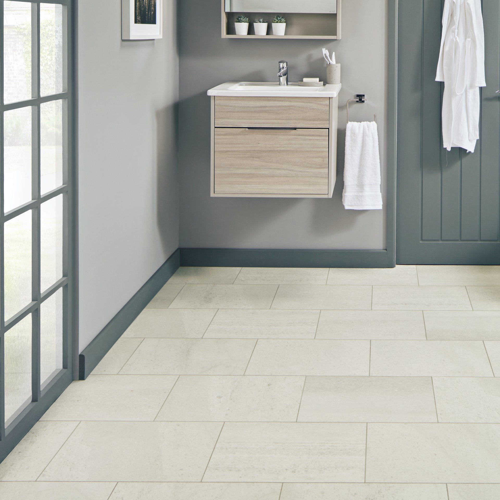 Karndean Knight Tile Gluedown ST17 Honed Oyster Slate 12" x 18" (36.0 SF/Box)