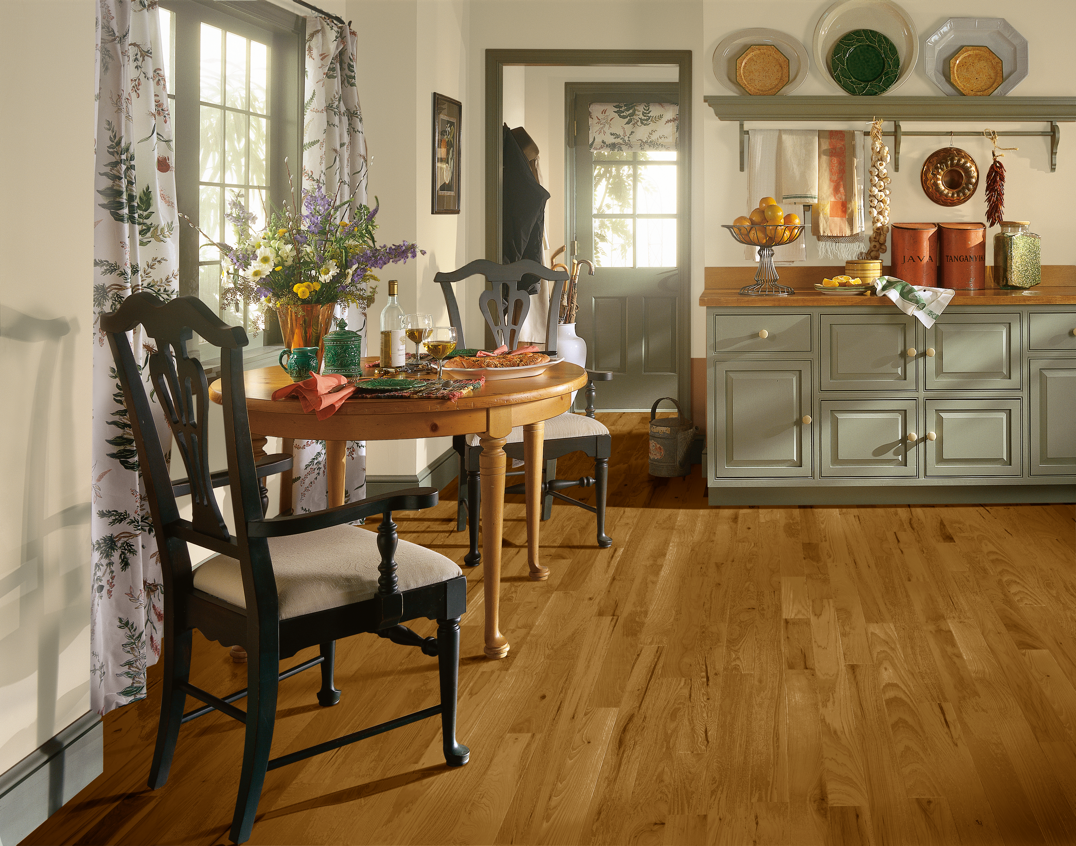 Bruce Solid Hardwood Flooring Hickory American Treasures Oxford Brown 4" C4717