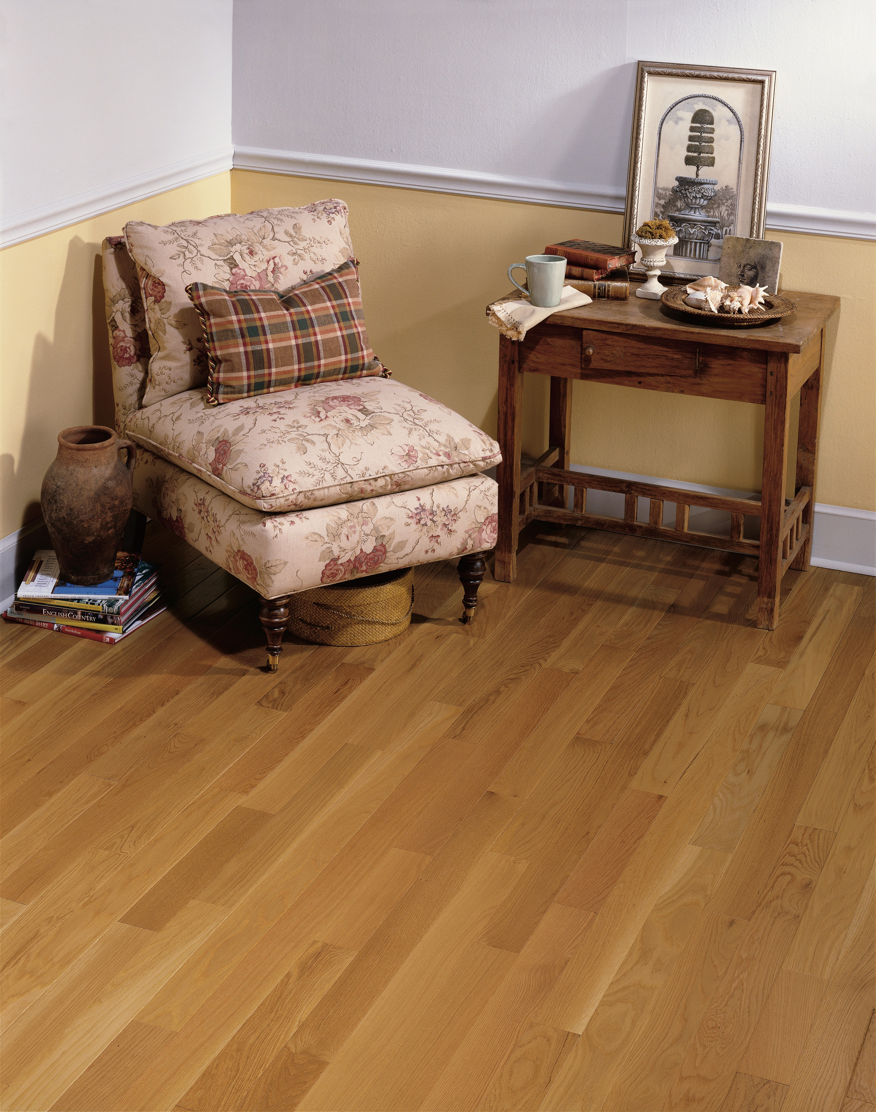 Bruce Waltham BRUC8339 Cornsilk 3-1/4" x 8-1/2 - 84" Oak Solid Hardwood Flooring (22 SF/Box)